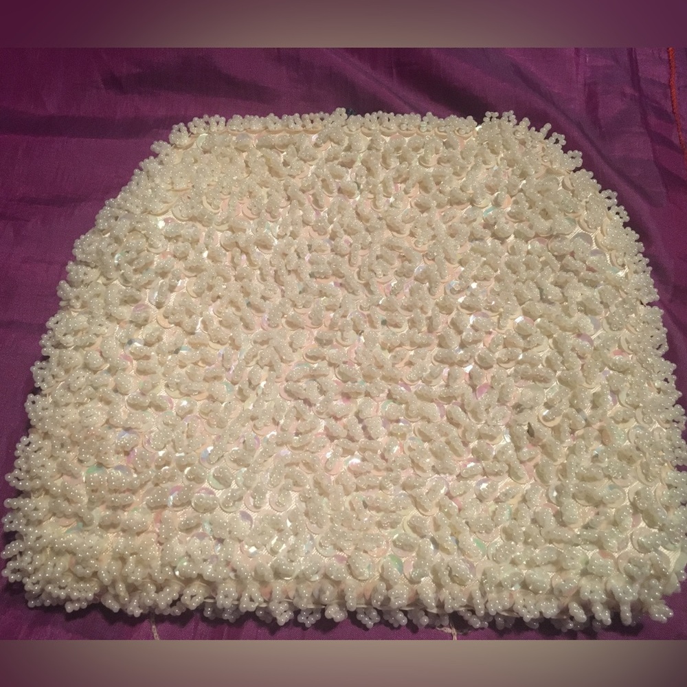 Vintage beaded/sequin special occasion purse.